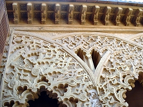 Arquerías del pórtico sur, Patio de Santa Isabel